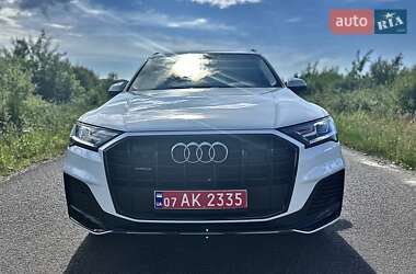 Позашляховик / Кросовер Audi Q7 2020 в 