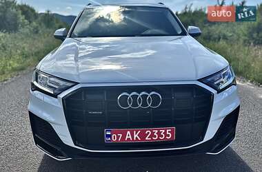 Позашляховик / Кросовер Audi Q7 2020 в 