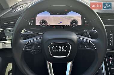 Позашляховик / Кросовер Audi Q7 2020 в 