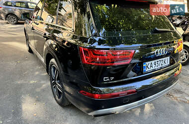 Позашляховик / Кросовер Audi Q7 2016 в 