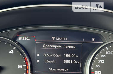 Внедорожник / Кроссовер Audi Q7 2016 в 