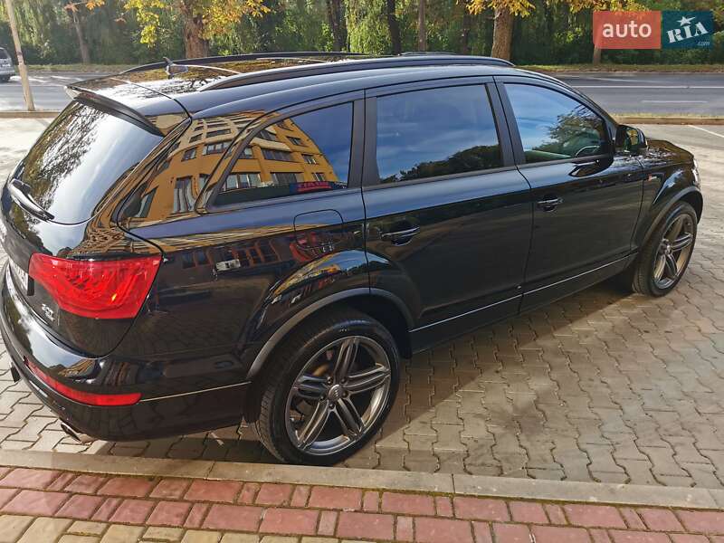 Позашляховик / Кросовер Audi Q7 2015 в Луцьку
