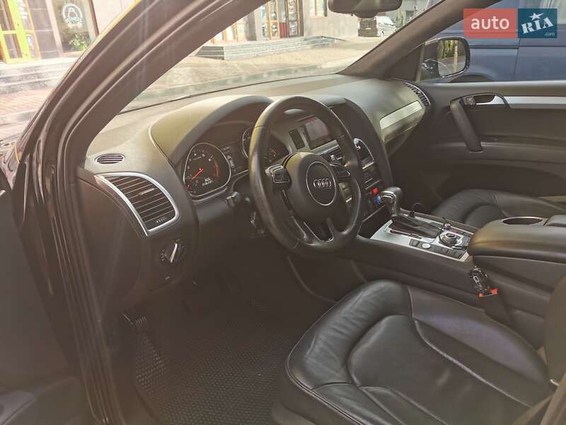 Позашляховик / Кросовер Audi Q7 2015 в Луцьку