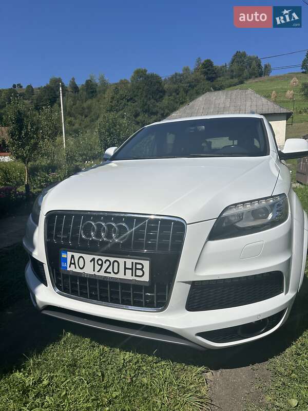 Позашляховик / Кросовер Audi Q7 2014 в 