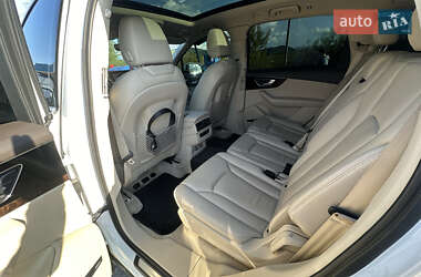 Внедорожник / Кроссовер Audi Q7 2017 в 