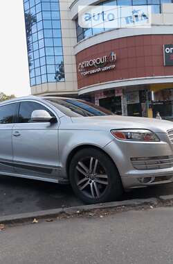 Внедорожник / Кроссовер Audi Q7 2006 в 