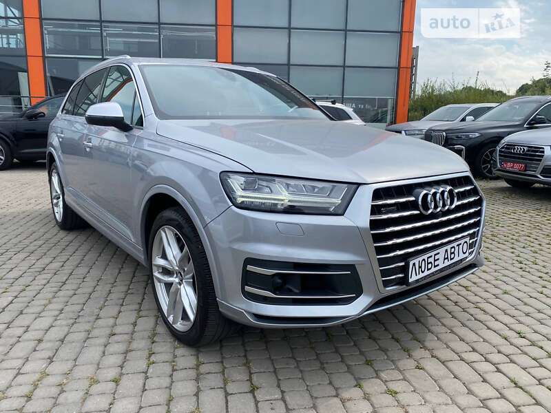 Audi Q7 