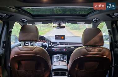 Внедорожник / Кроссовер Audi Q7 2017 в 