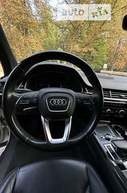 Позашляховик / Кросовер Audi Q7 2016 в 