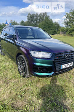 Позашляховик / Кросовер Audi Q7 2017 в 