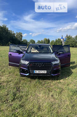 Позашляховик / Кросовер Audi Q7 2017 в 