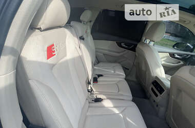 Позашляховик / Кросовер Audi Q7 2017 в 