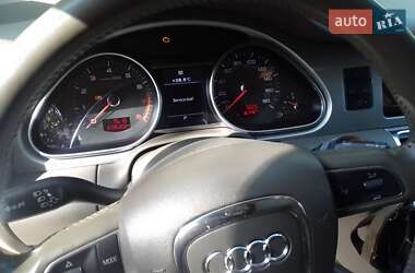 Внедорожник / Кроссовер Audi Q7 2010 в 