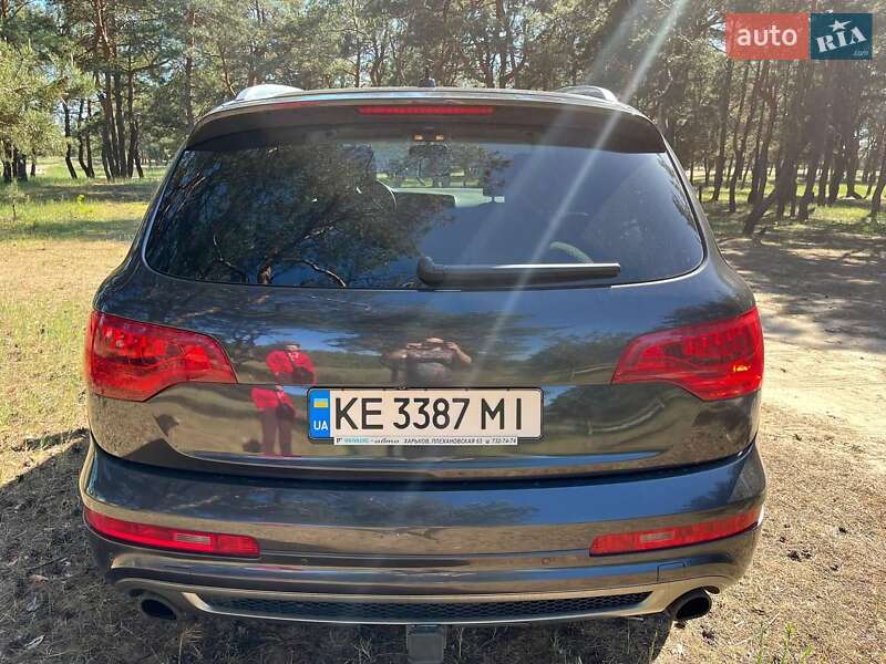 Внедорожник / Кроссовер Audi Q7 2012 в Павлограде