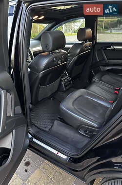 Внедорожник / Кроссовер Audi Q7 2010 в 