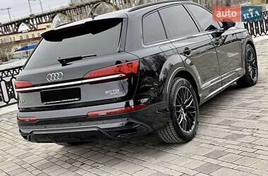 Внедорожник / Кроссовер Audi Q7 2020 в 