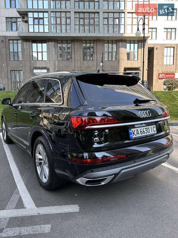 Внедорожник / Кроссовер Audi Q7 2022 в Киеве