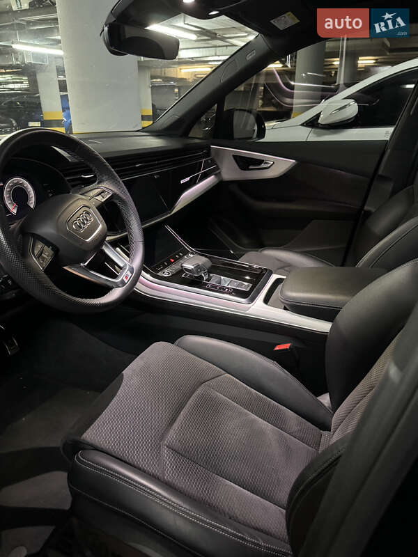 Внедорожник / Кроссовер Audi Q7 2022 в Киеве