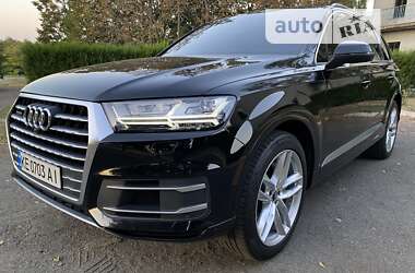 Позашляховик / Кросовер Audi Q7 2016 в Солоному