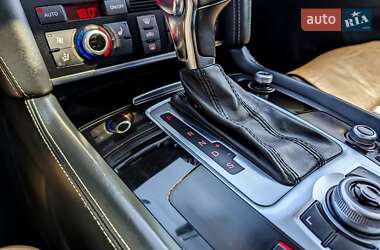 Позашляховик / Кросовер Audi Q7 2012 в 