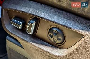 Позашляховик / Кросовер Audi Q7 2012 в 