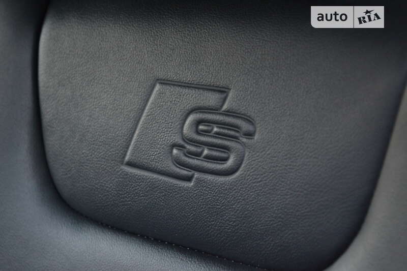 Позашляховик / Кросовер Audi Q7 2019 в Рівному