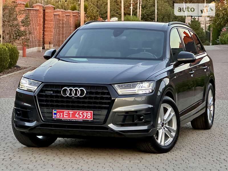 Позашляховик / Кросовер Audi Q7 2019 в Рівному