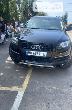 Внедорожник / Кроссовер Audi Q7 2014 в Дубровице