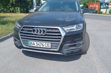 Внедорожник / Кроссовер Audi Q7 2017 в 