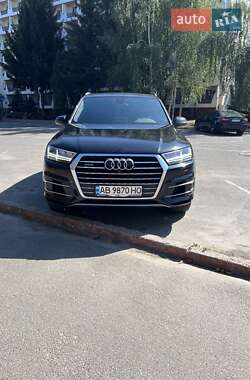 Внедорожник / Кроссовер Audi Q7 2016 в 