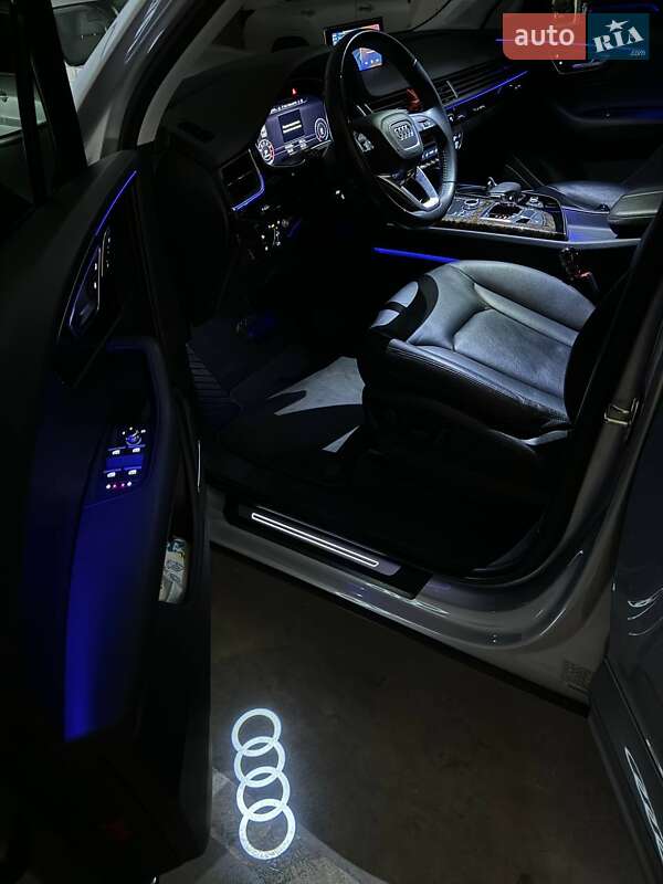 Позашляховик / Кросовер Audi Q7 2017 в Києві фото 40 Позашляховик / Кросовер Audi Q7 2017 в Києві