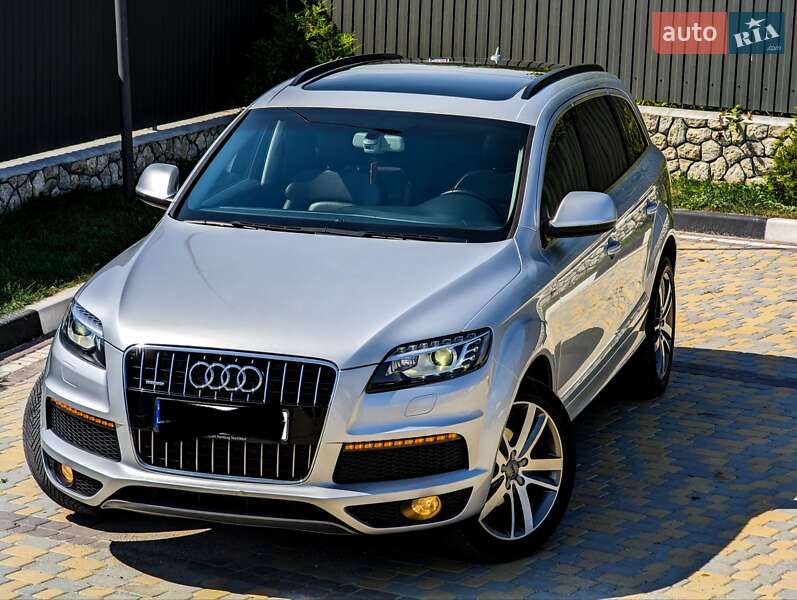 Позашляховик / Кросовер Audi Q7 2012 в 