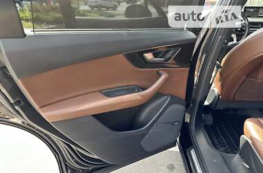 Внедорожник / Кроссовер Audi Q7 2018 в 