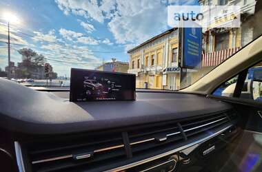 Внедорожник / Кроссовер Audi Q7 2018 в 