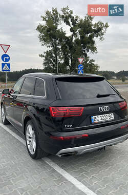 Внедорожник / Кроссовер Audi Q7 2017 в 