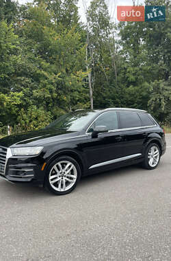 Внедорожник / Кроссовер Audi Q7 2017 в 