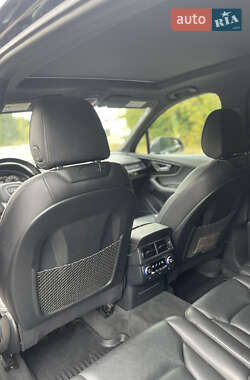 Внедорожник / Кроссовер Audi Q7 2017 в 