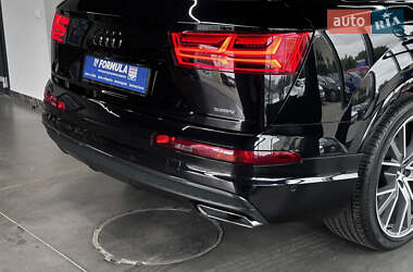 Внедорожник / Кроссовер Audi Q7 2017 в Нововолынске