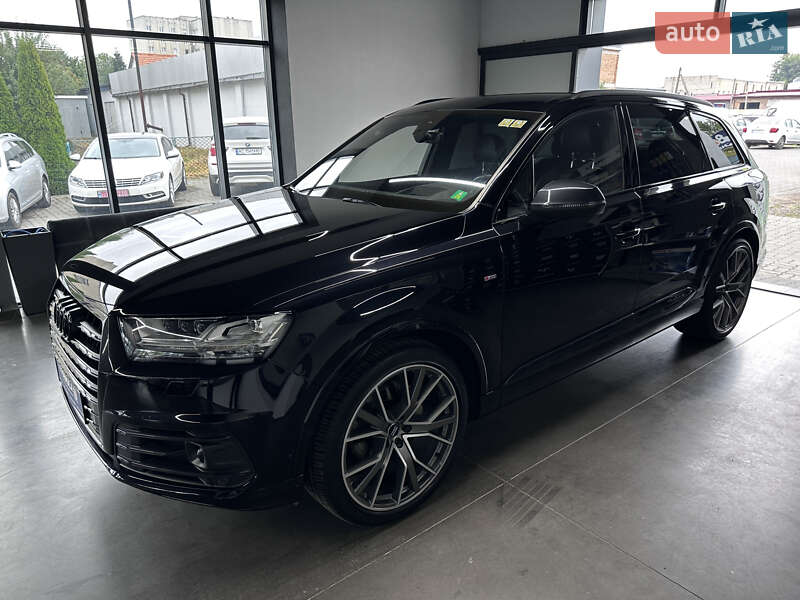 Внедорожник / Кроссовер Audi Q7 2017 в Нововолынске