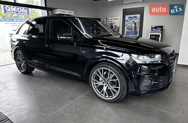 Позашляховик / Кросовер Audi Q7 2017 в 