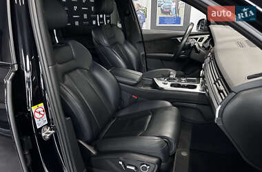 Позашляховик / Кросовер Audi Q7 2017 в 