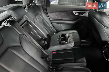 Позашляховик / Кросовер Audi Q7 2017 в 