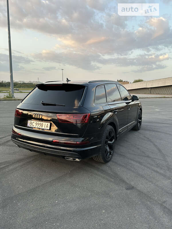 Позашляховик / Кросовер Audi Q7 2015 в Львові