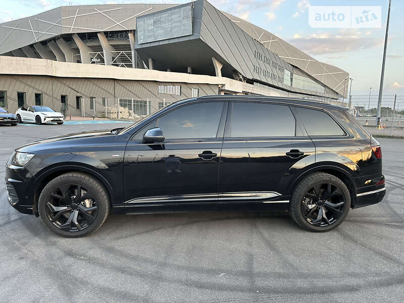 Позашляховик / Кросовер Audi Q7 2015 в Львові