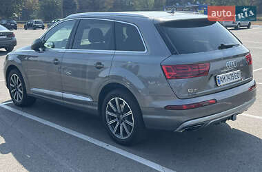 Внедорожник / Кроссовер Audi Q7 2016 в 