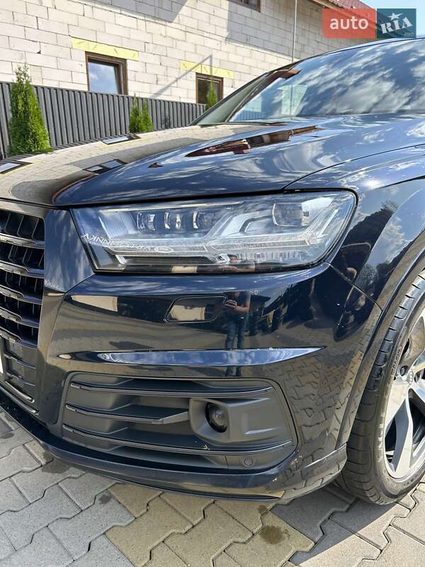 Позашляховик / Кросовер Audi Q7 2016 в Іршаві