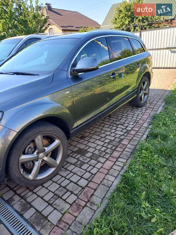 Внедорожник / Кроссовер Audi Q7 2013 в Луцке
