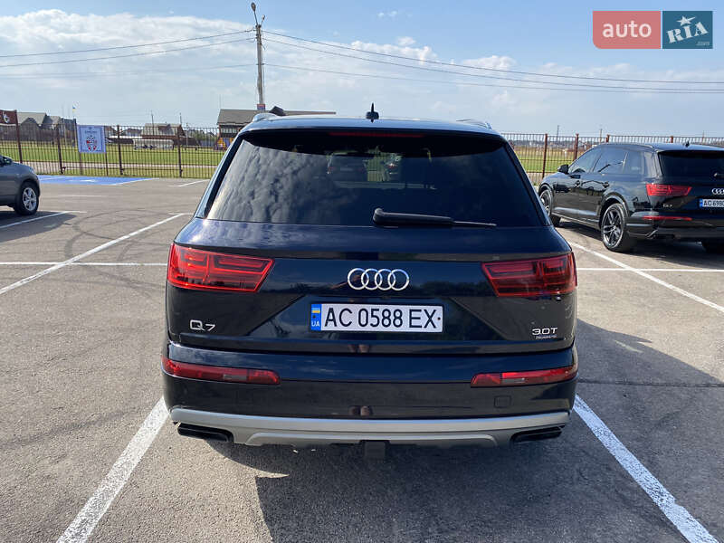 Внедорожник / Кроссовер Audi Q7 2017 в Луцке