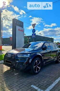 Позашляховик / Кросовер Audi Q7 2016 в Києві