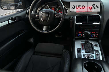 Внедорожник / Кроссовер Audi Q7 2006 в Черновцах